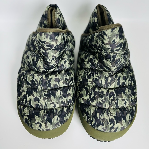 The North Face 4 Youth Thermoball Traction Booties Slippers in Camo Green - Picture 2 of 11